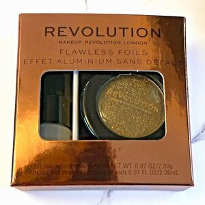 Makeup Revolution Flawless Foils Eyeshadow – Retreat – NEW w/ Intensifying Prime